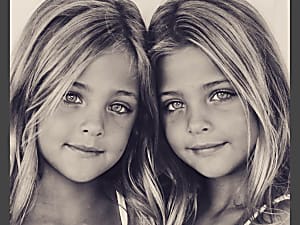En 2010 las nombraron las gemelas más bellas del planeta, ahora son así